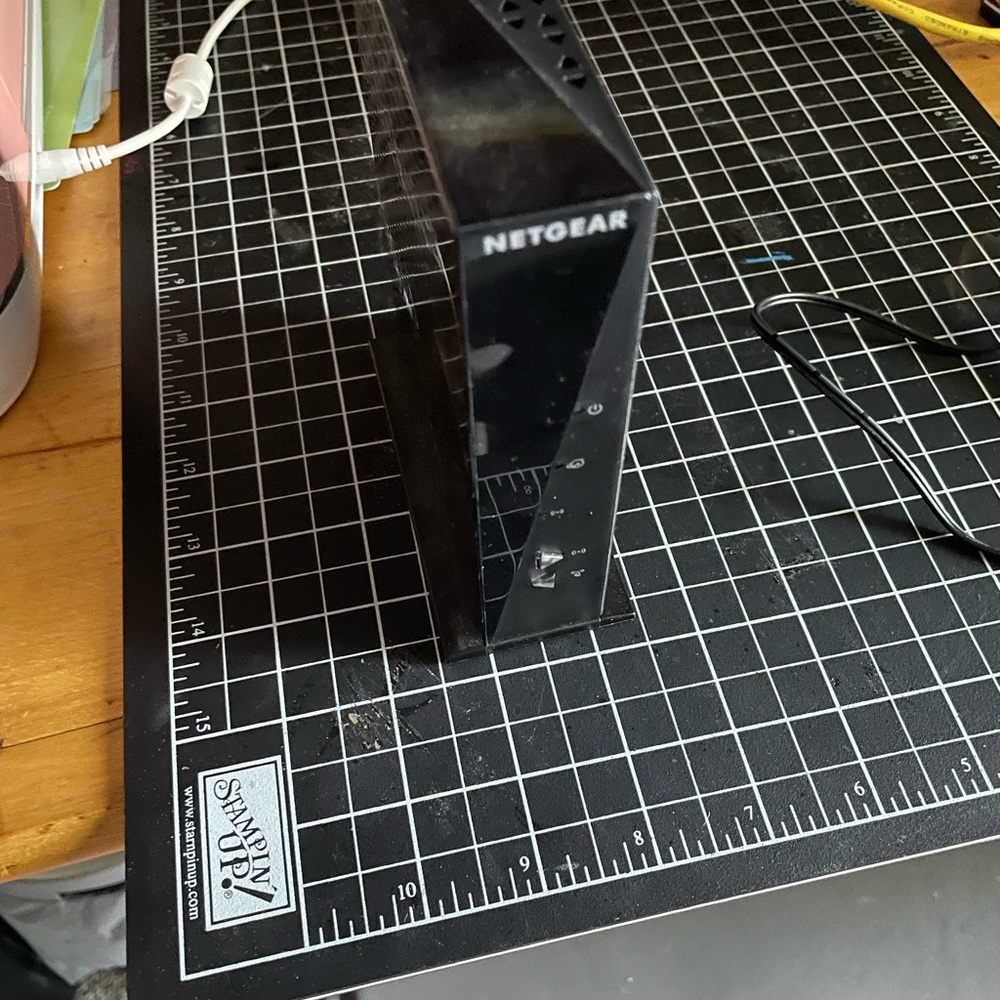 Netgear 300 router - Picture 3 of 3